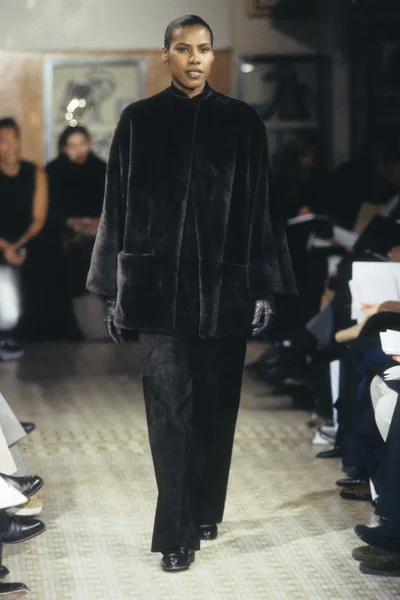 Look 15